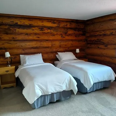 Smithers Driftwood Lodge-2