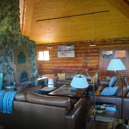 Smithers Driftwood Lodge-3